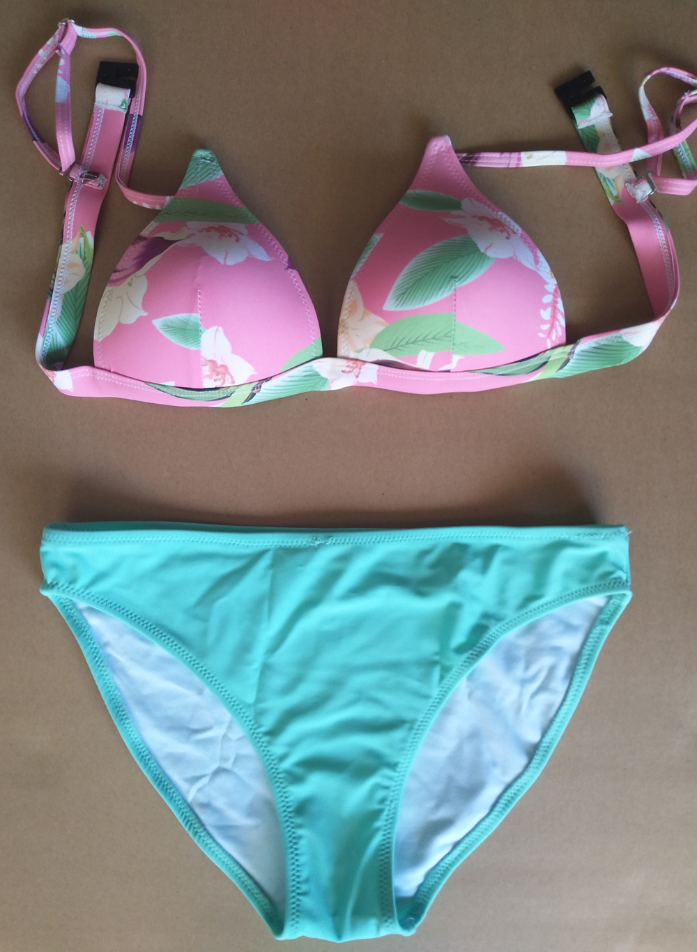 F4538-3 Hawaiian print bikini with flowers